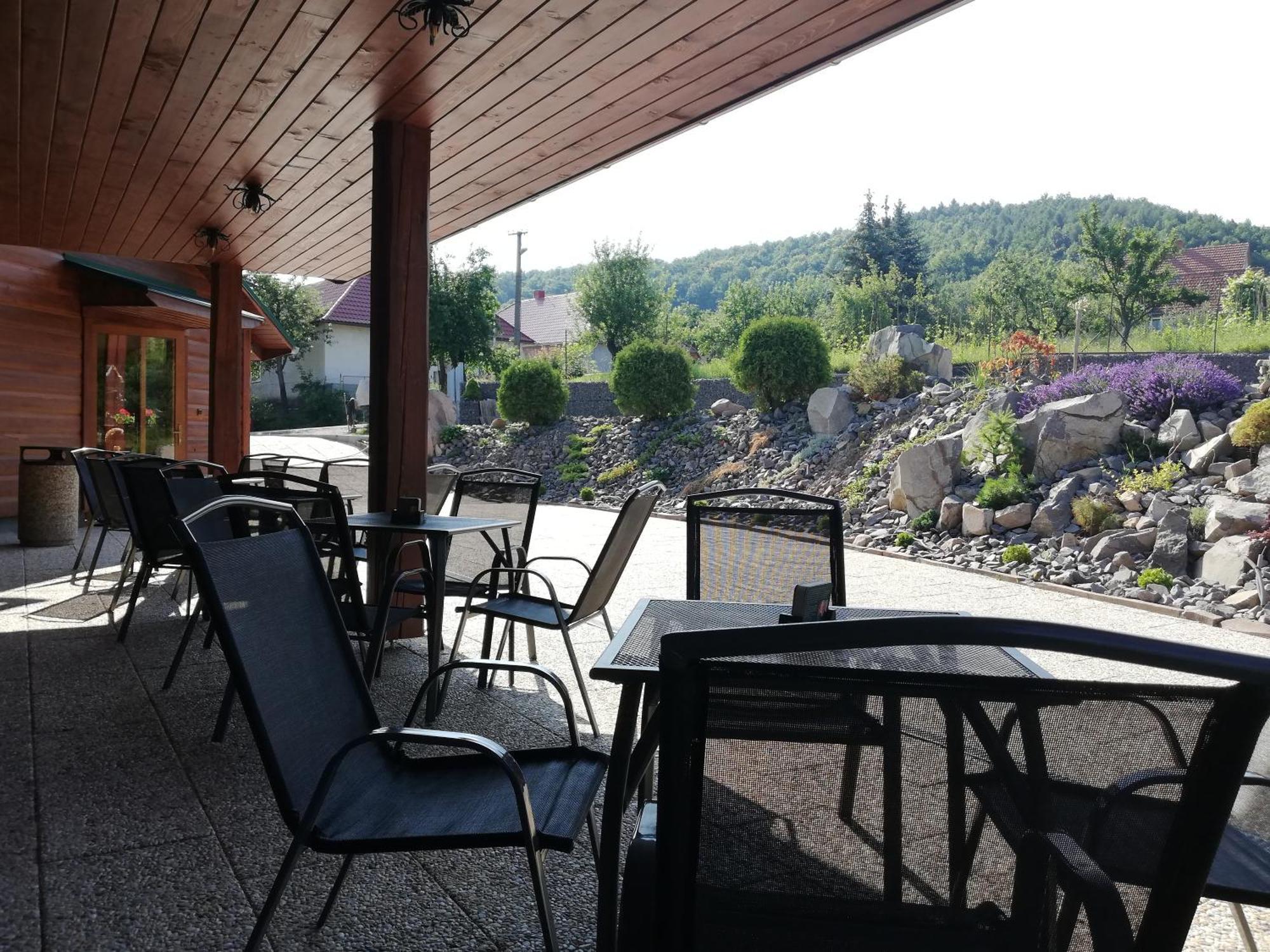 Penzion U Cola Prievidza Bagian luar foto